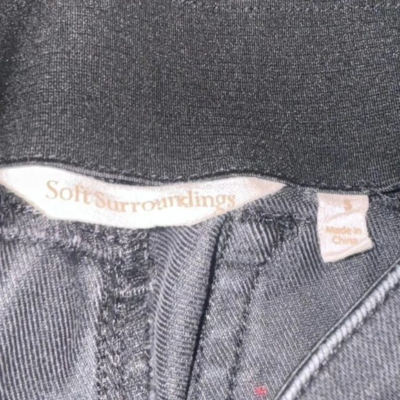 Soft Surroundings women’s Black Pull On Jeans Stretch embroidered design small - Picture 5 of 5